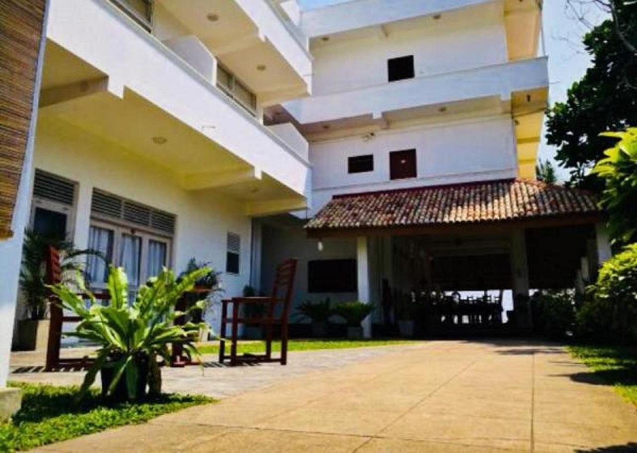 Jasmine Garden Beach Guest House Hikkaduwa Dış mekan fotoğraf