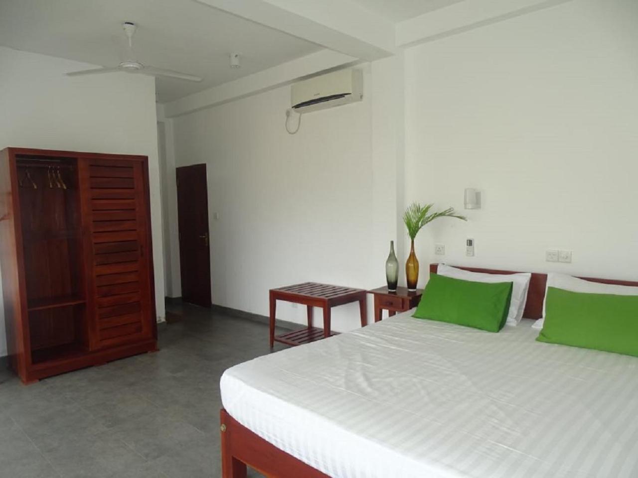 Jasmine Garden Beach Guest House Hikkaduwa Dış mekan fotoğraf
